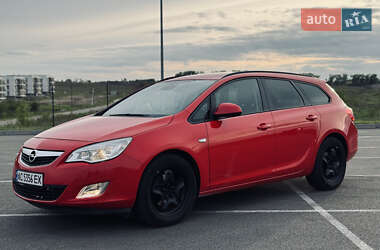 Универсал Opel Astra 2012 в 