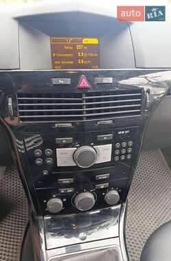 Универсал Opel Astra 2010 в 