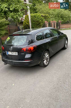 Универсал Opel Astra 2012 в 