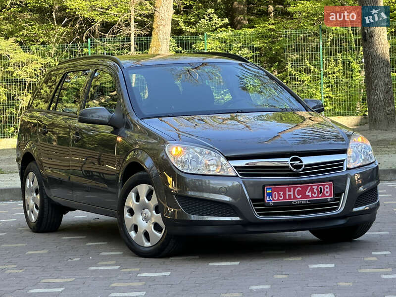 Універсал Opel Astra 2009 в Дрогобичі