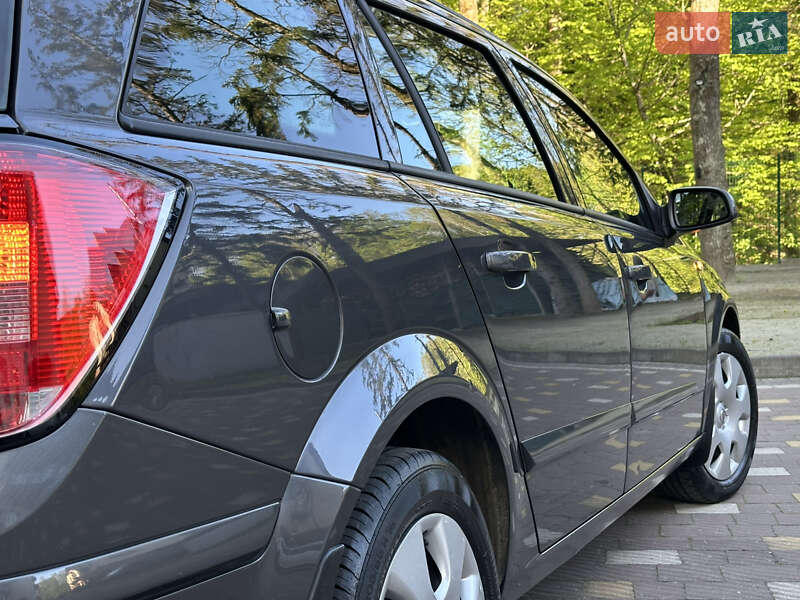 Універсал Opel Astra 2009 в Дрогобичі