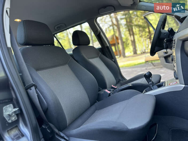 Універсал Opel Astra 2009 в Дрогобичі