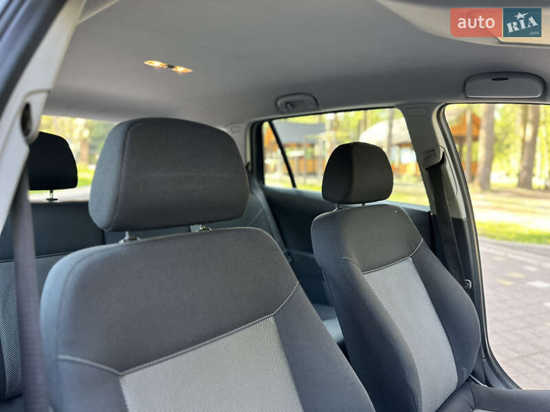 Універсал Opel Astra 2009 в Дрогобичі