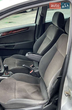Универсал Opel Astra 2005 в 