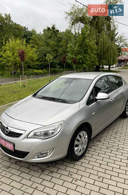 Хэтчбек Opel Astra 2010 в 