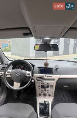 Универсал Opel Astra 2007 в 