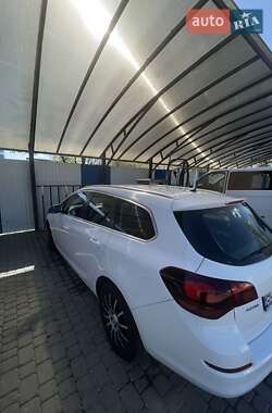 Универсал Opel Astra 2012 в 