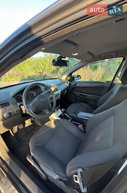 Хетчбек Opel Astra 2007 в 
