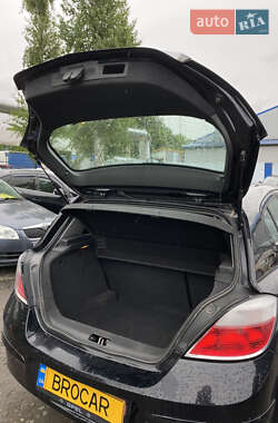 Хэтчбек Opel Astra 2005 в 
