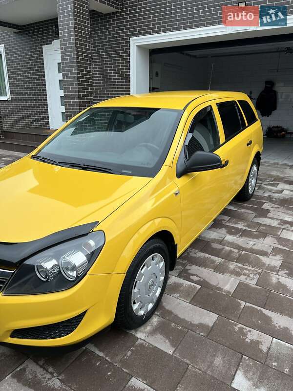 Универсал Opel Astra 2009 в Ровно