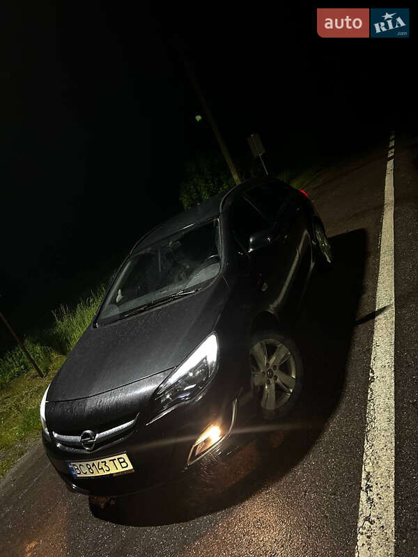 Универсал Opel Astra 2013 в Бориславе
