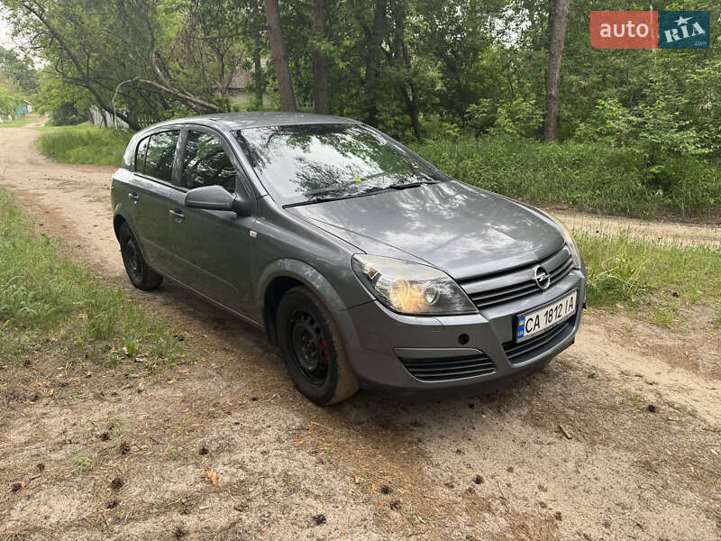 Хэтчбек Opel Astra 2004 в Черкассах