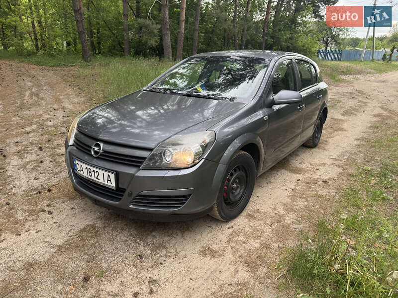 Хэтчбек Opel Astra 2004 в Черкассах