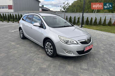 Универсал Opel Astra 2011 в 