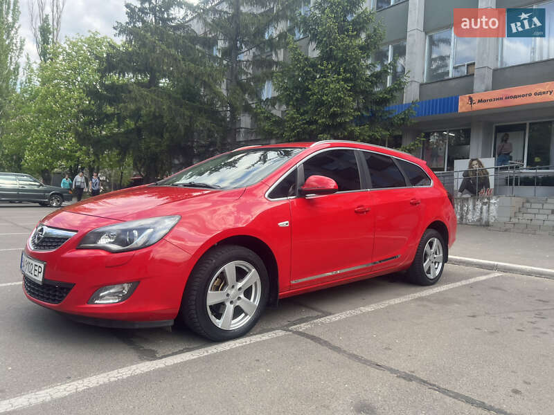 Універсал Opel Astra 2010 в Нікополі