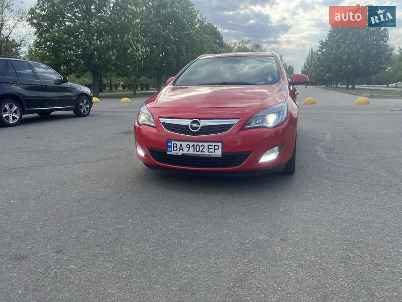 Універсал Opel Astra 2010 в Нікополі
