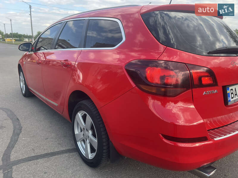 Універсал Opel Astra 2010 в Нікополі