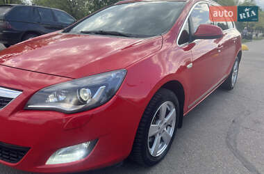 Универсал Opel Astra 2010 в 
