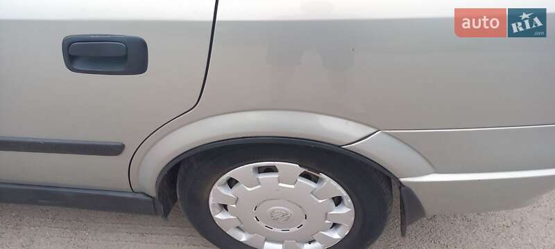 Седан Opel Astra 2006 в Кобеляках