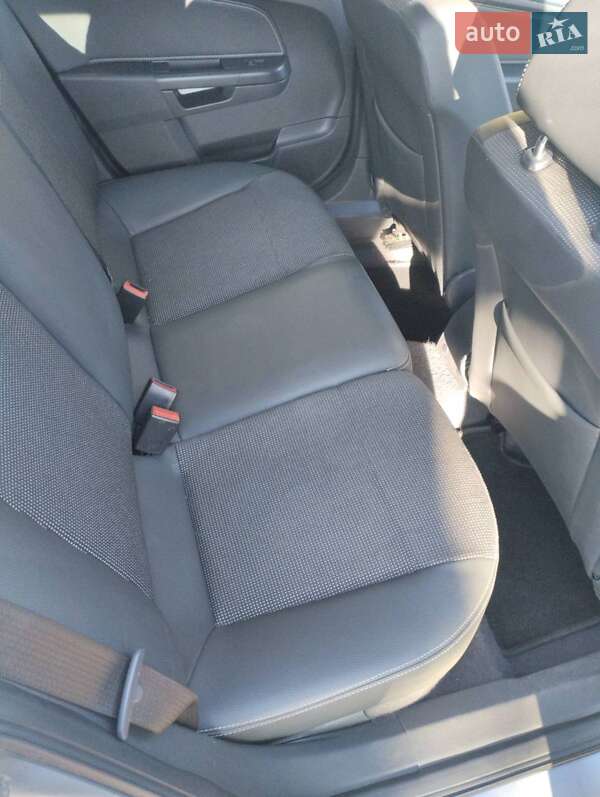 Универсал Opel Astra 2010 в Львове