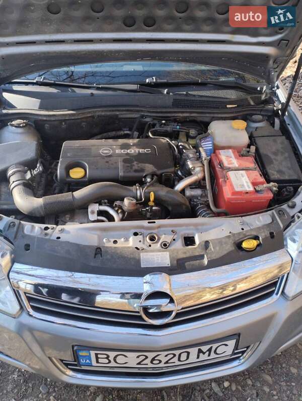 Универсал Opel Astra 2010 в Львове