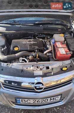 Універсал Opel Astra 2010 в 