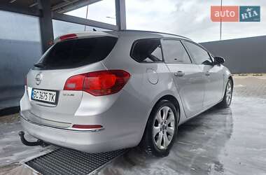 Универсал Opel Astra 2012 в 