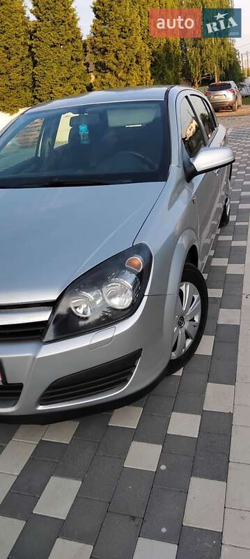 Хетчбек Opel Astra 2006 в Івано-Франківську