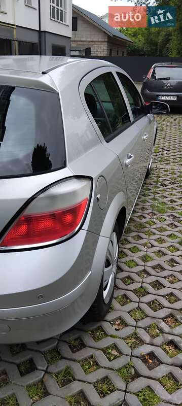Хетчбек Opel Astra 2006 в Івано-Франківську