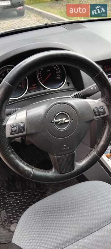 Хетчбек Opel Astra 2006 в Івано-Франківську