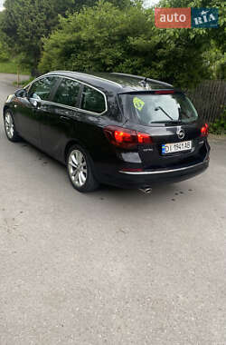 Универсал Opel Astra 2012 в 