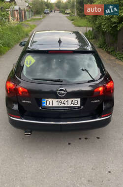 Универсал Opel Astra 2012 в 