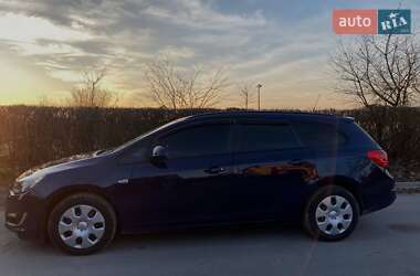 Универсал Opel Astra 2012 в 
