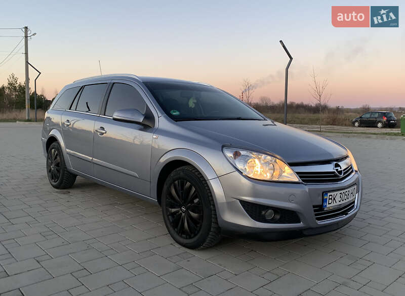 Универсал Opel Astra 2008 в 