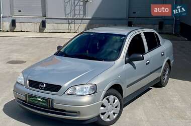 Седан Opel Astra 2008 в 
