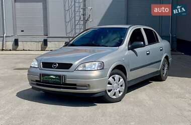 Седан Opel Astra 2008 в Киеве