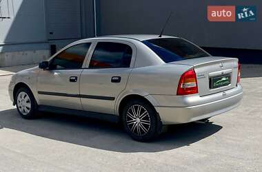 Седан Opel Astra 2008 в 