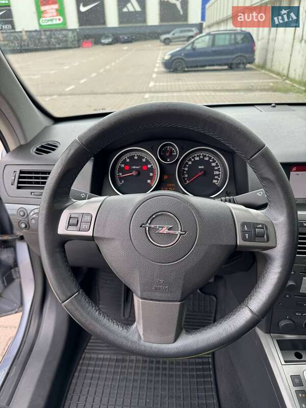 Универсал Opel Astra 2005 в Киеве