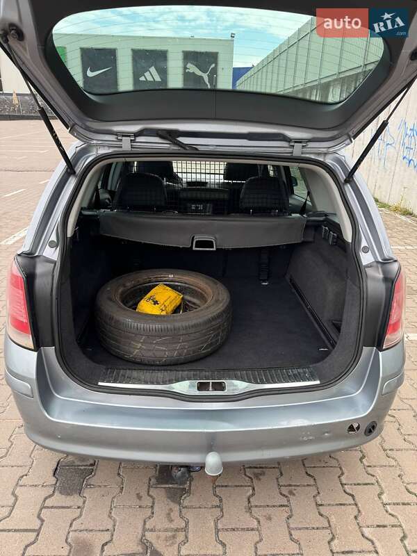 Универсал Opel Astra 2005 в Киеве