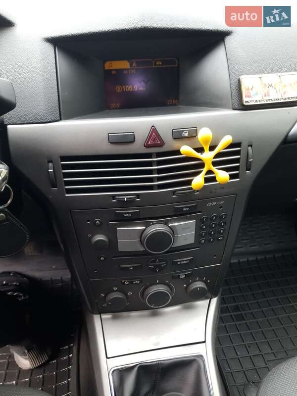 Універсал Opel Astra 2006 в Житомирі