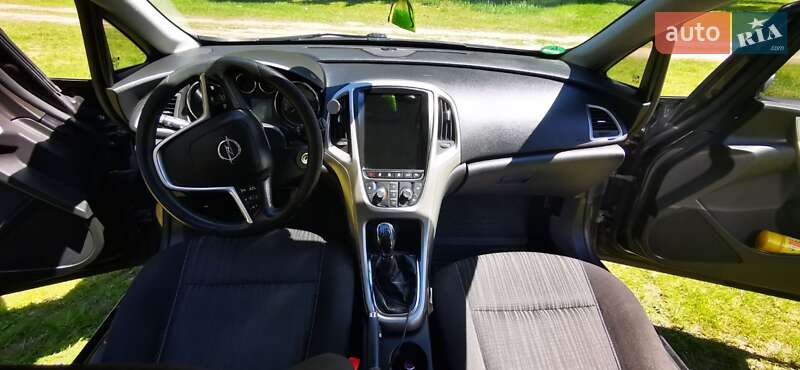 Хэтчбек Opel Astra 2011 в Чернигове