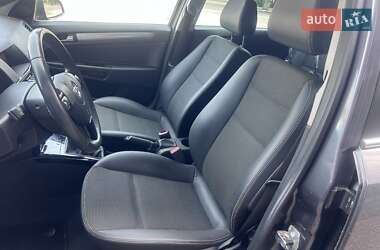Универсал Opel Astra 2009 в 