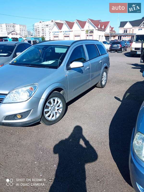 Универсал Opel Astra 2008 в Черкассах