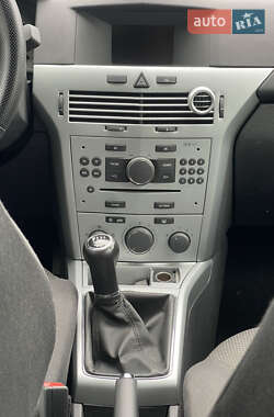 Хэтчбек Opel Astra 2009 в 