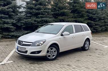Универсал Opel Astra 2012 в 