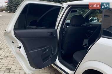 Универсал Opel Astra 2012 в 