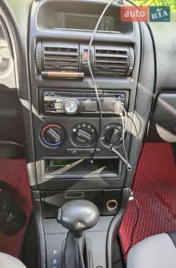 Хетчбек Opel Astra 2003 в 
