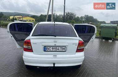 Хетчбек Opel Astra 2001 в 