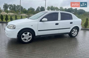 Хетчбек Opel Astra 2001 в 