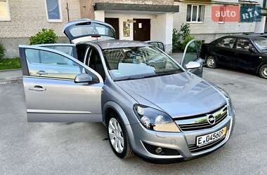 Хэтчбек Opel Astra 2009 в 